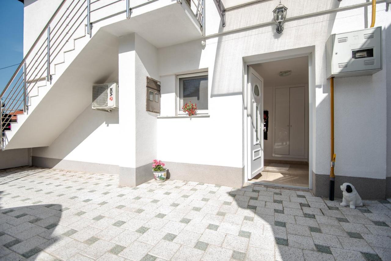 Apartman Mira SJJ Buitenkant foto